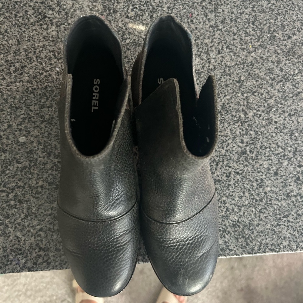 Sorel rain boots gently worn
